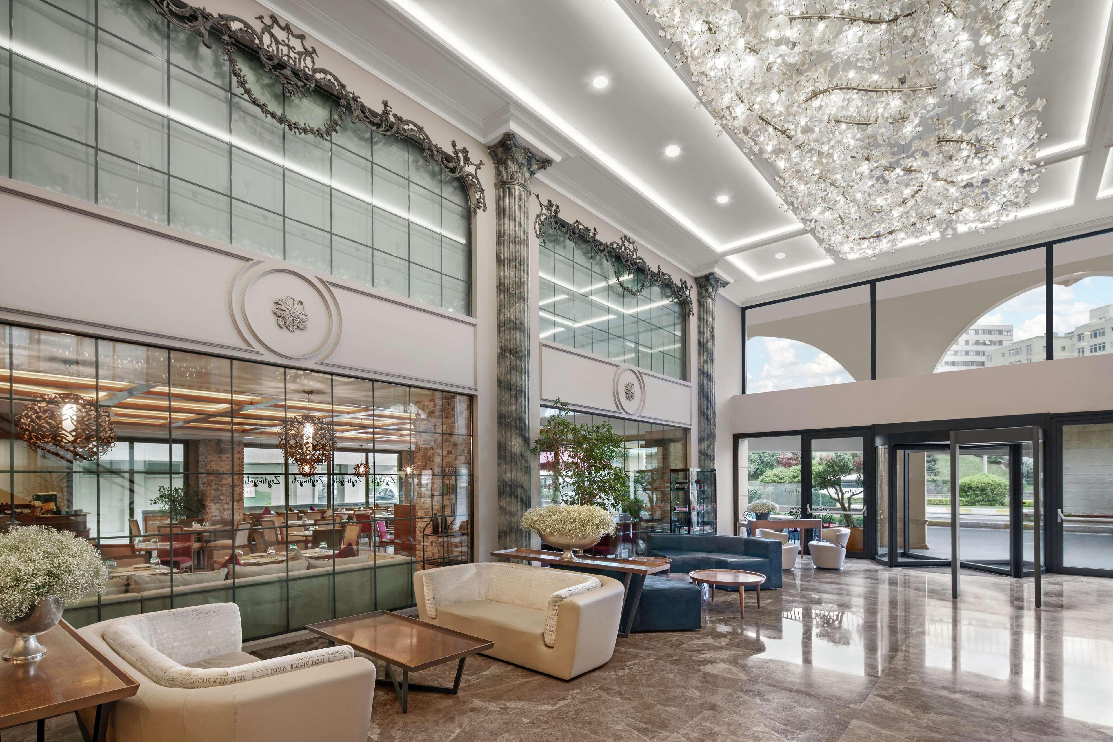 Doubletree By Hilton Istanbul Gayrettepe Hotel Exterior photo Lobby