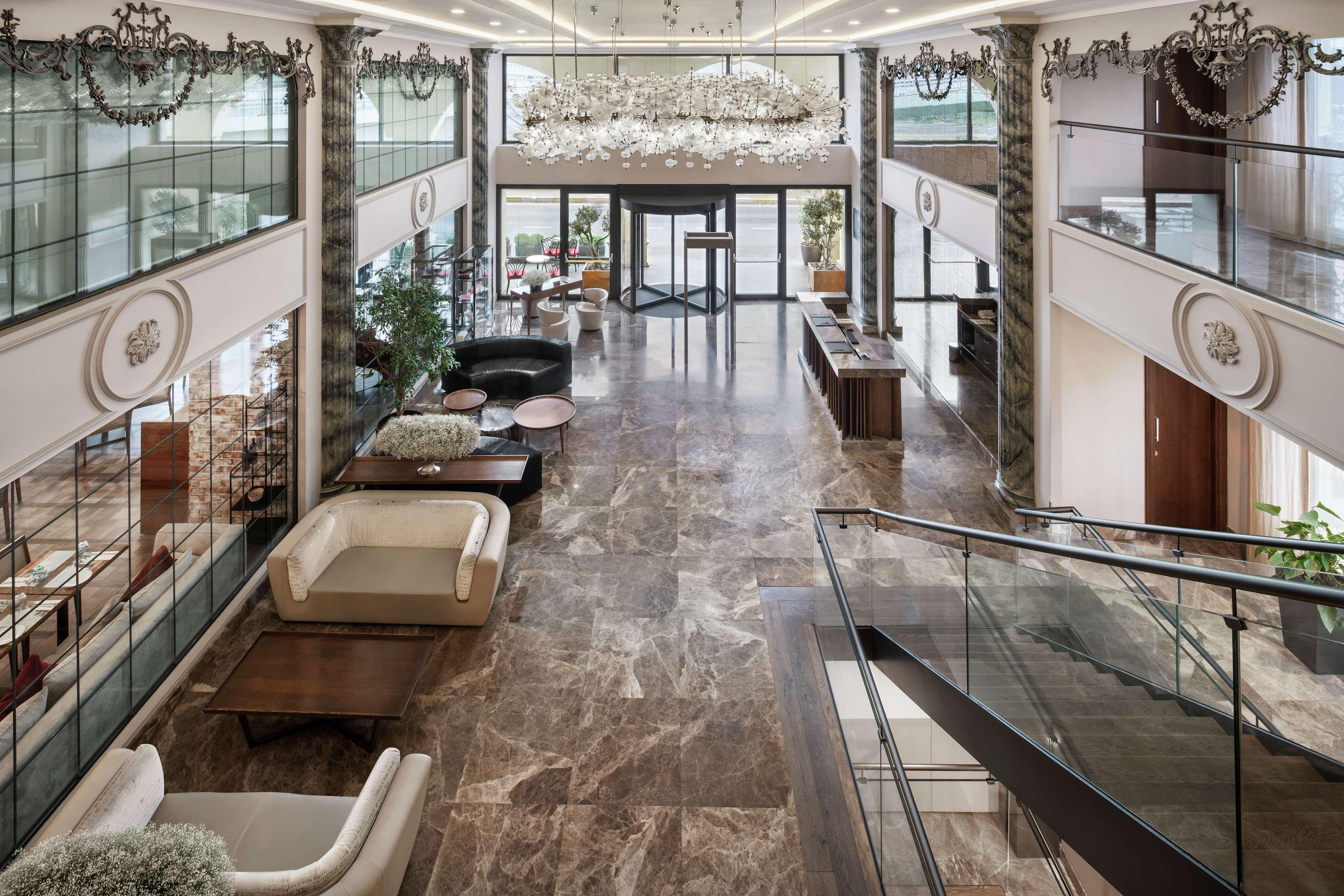 Doubletree By Hilton Istanbul Gayrettepe Hotel Exterior photo Lobby