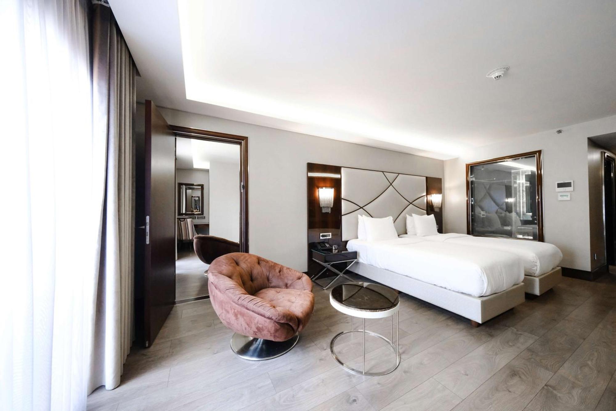 Doubletree By Hilton Istanbul Gayrettepe Hotel Exterior photo A bedroom at the hotel