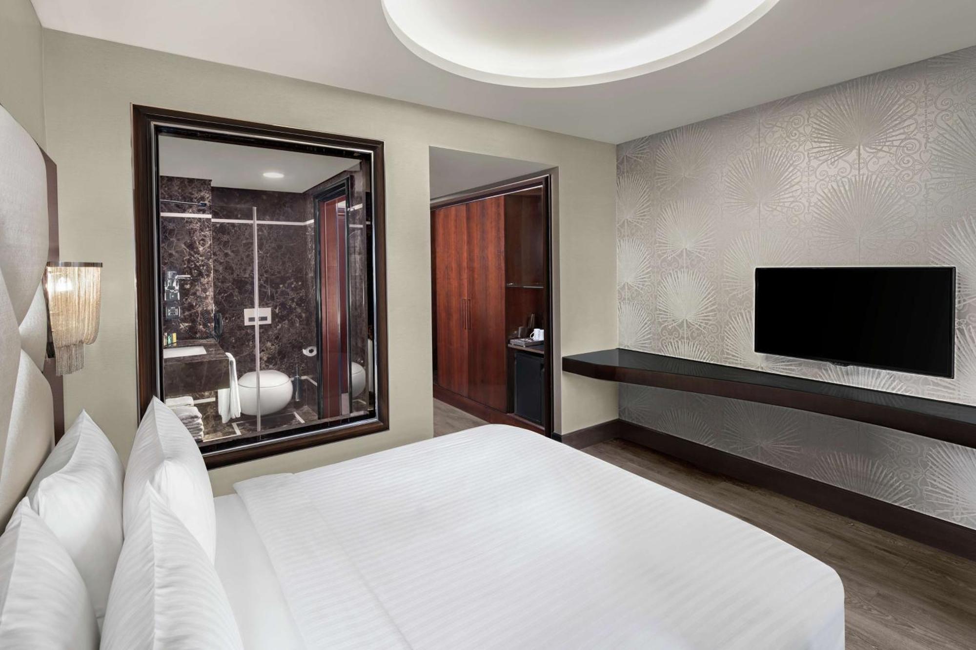 Doubletree By Hilton Istanbul Gayrettepe Hotel Exterior photo A room at the hotel