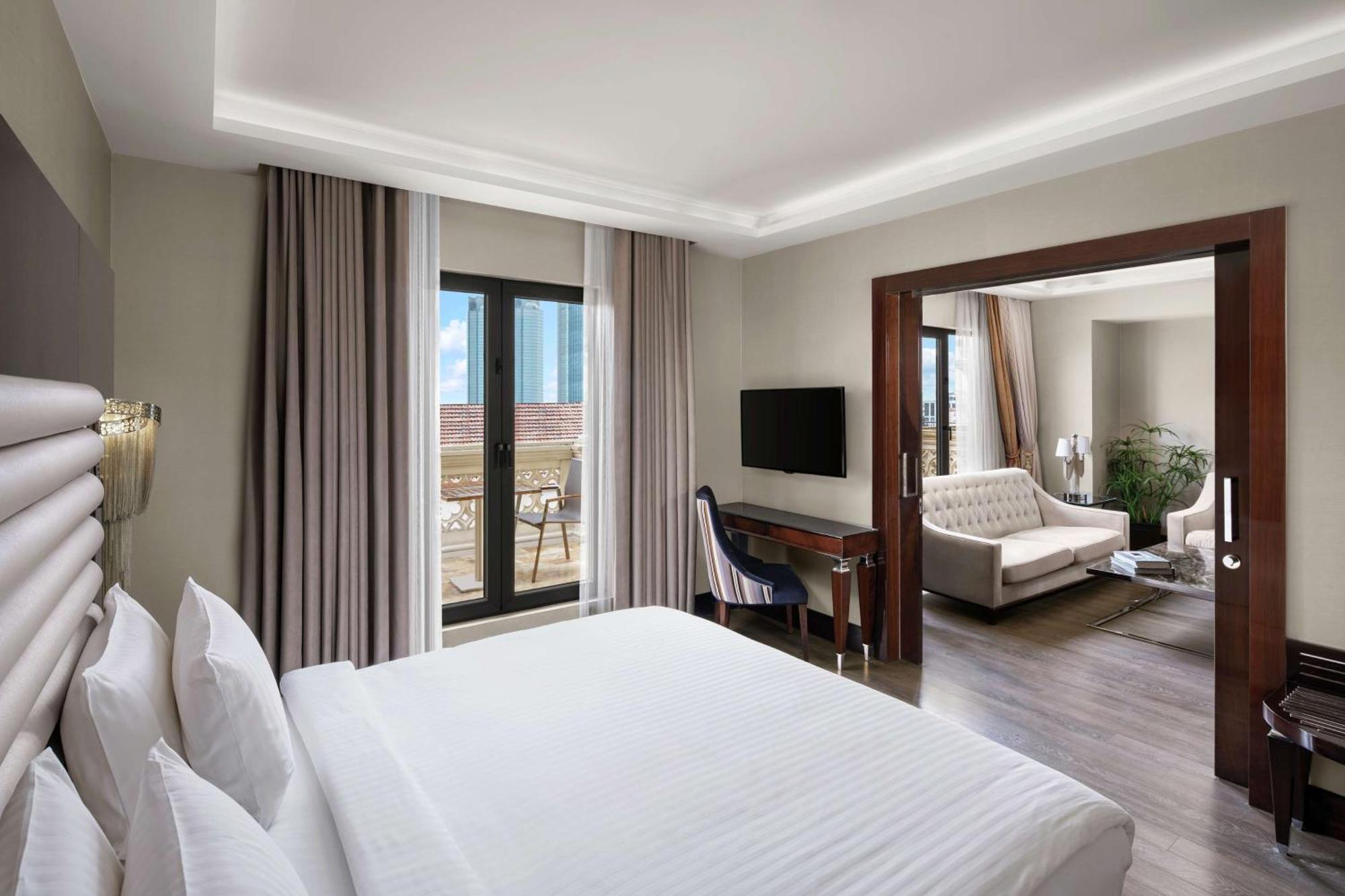 Doubletree By Hilton Istanbul Gayrettepe Hotel Exterior photo Suite