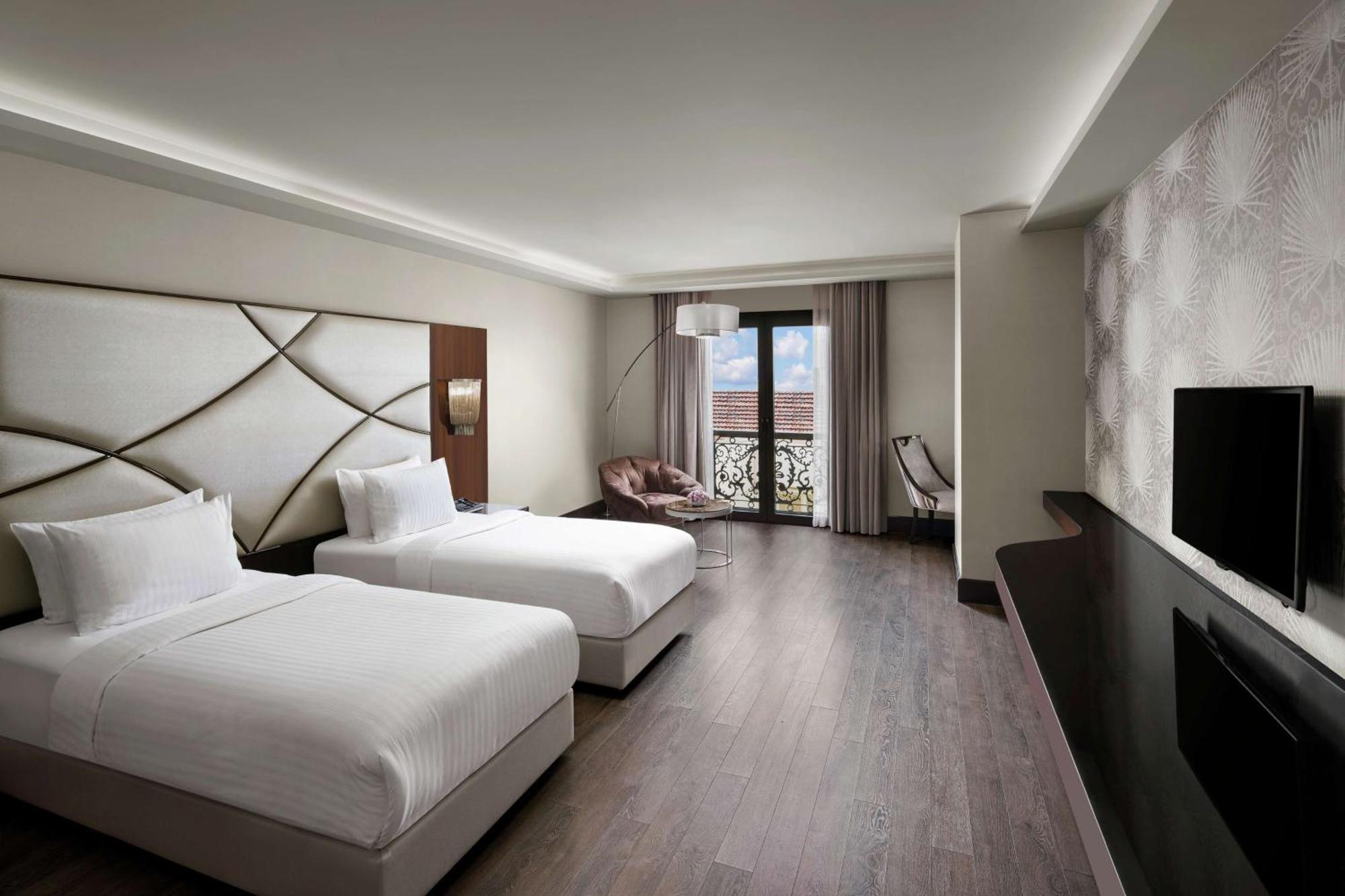 Doubletree By Hilton Istanbul Gayrettepe Hotel Exterior photo Deluxe Room