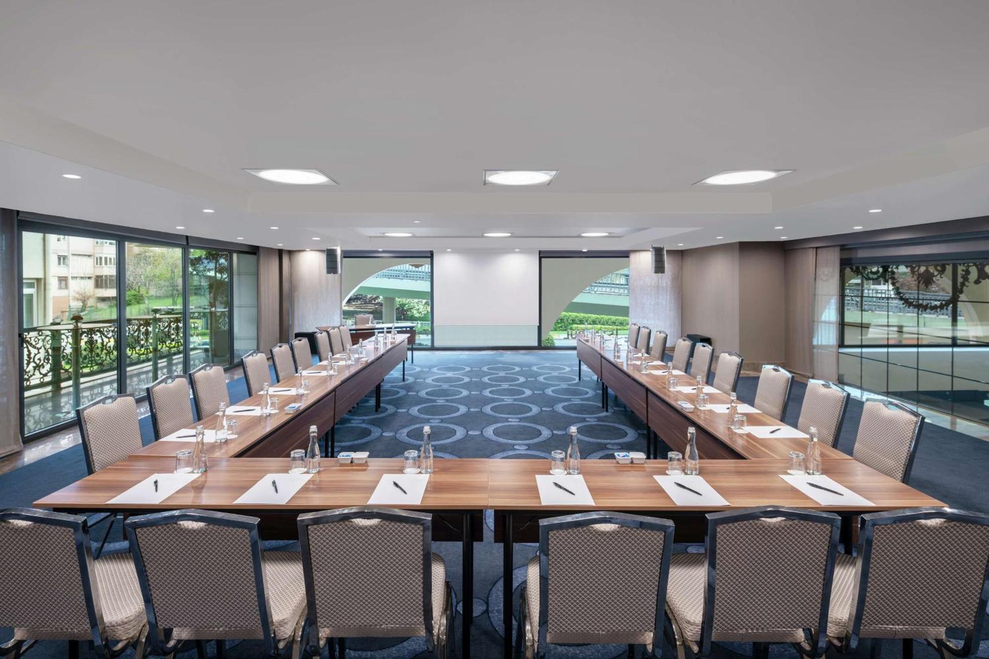 Doubletree By Hilton Istanbul Gayrettepe Hotel Exterior photo Meeting room
