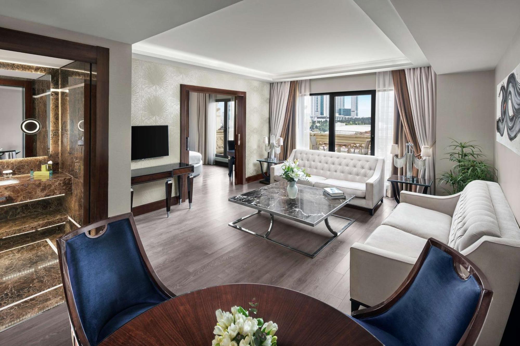 Doubletree By Hilton Istanbul Gayrettepe Hotel Exterior photo A suite at the hotel