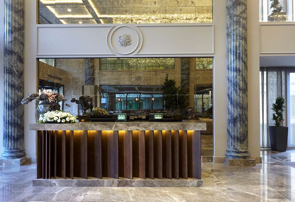 Doubletree By Hilton Istanbul Gayrettepe Hotel Interior photo Reception desk at the hotel